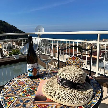 La Terrazza Sul Golfo Apartment Кастеламаре дел Голфо Екстериор снимка