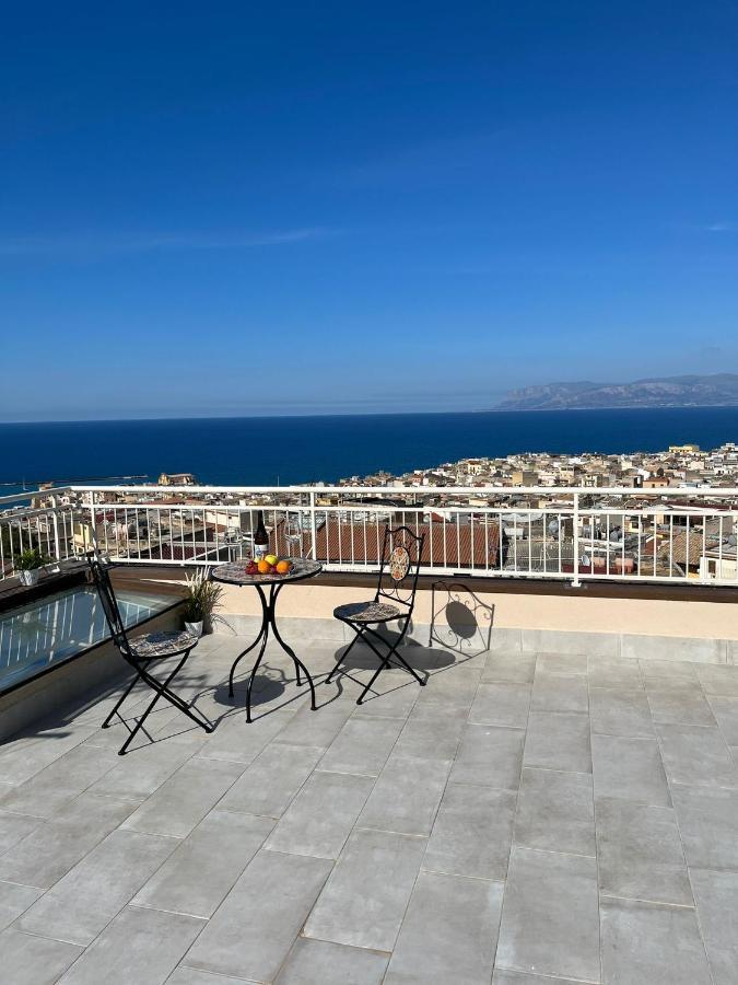 La Terrazza Sul Golfo Apartment Кастеламаре дел Голфо Екстериор снимка